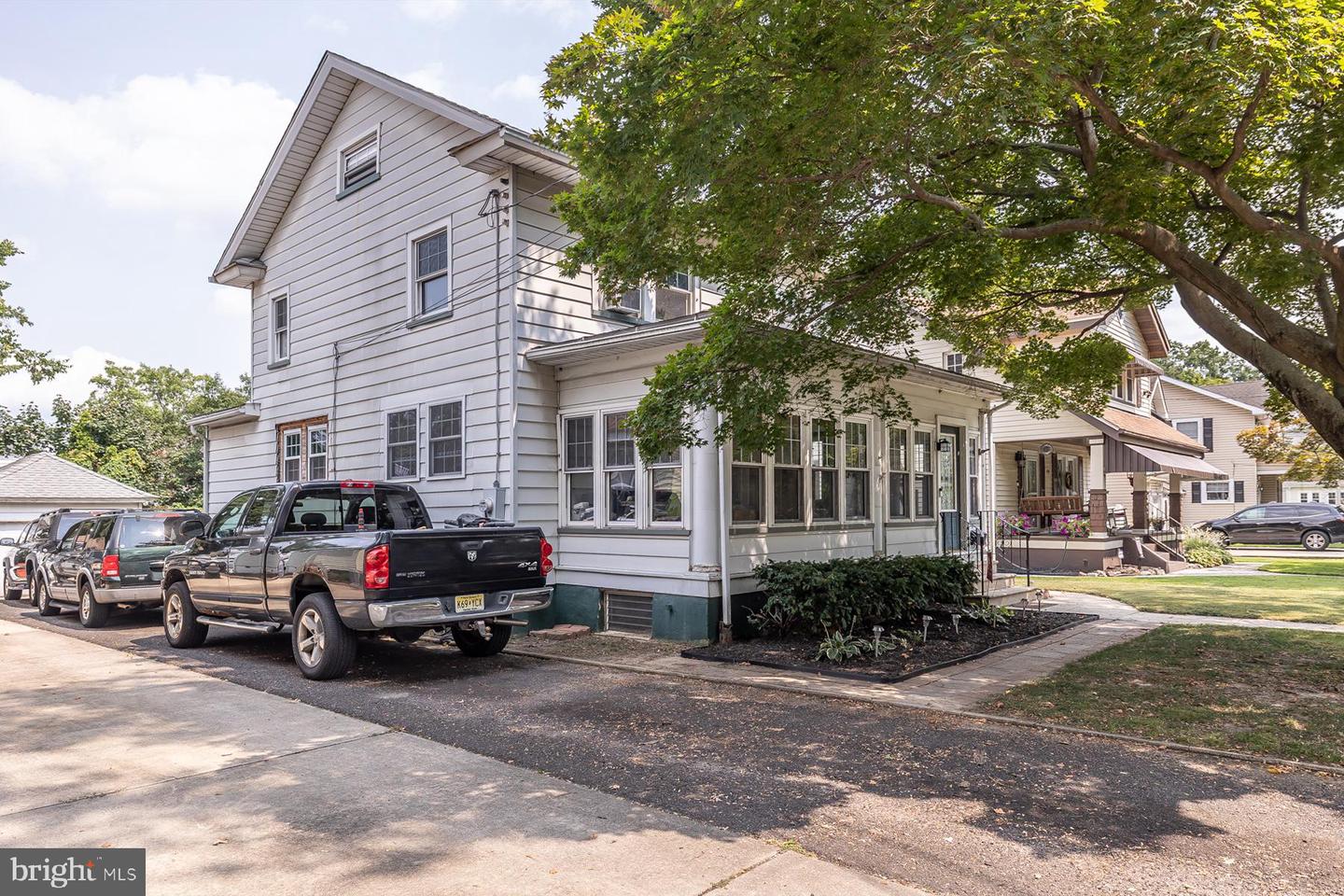 202 Guilford Ave Property Photo 3