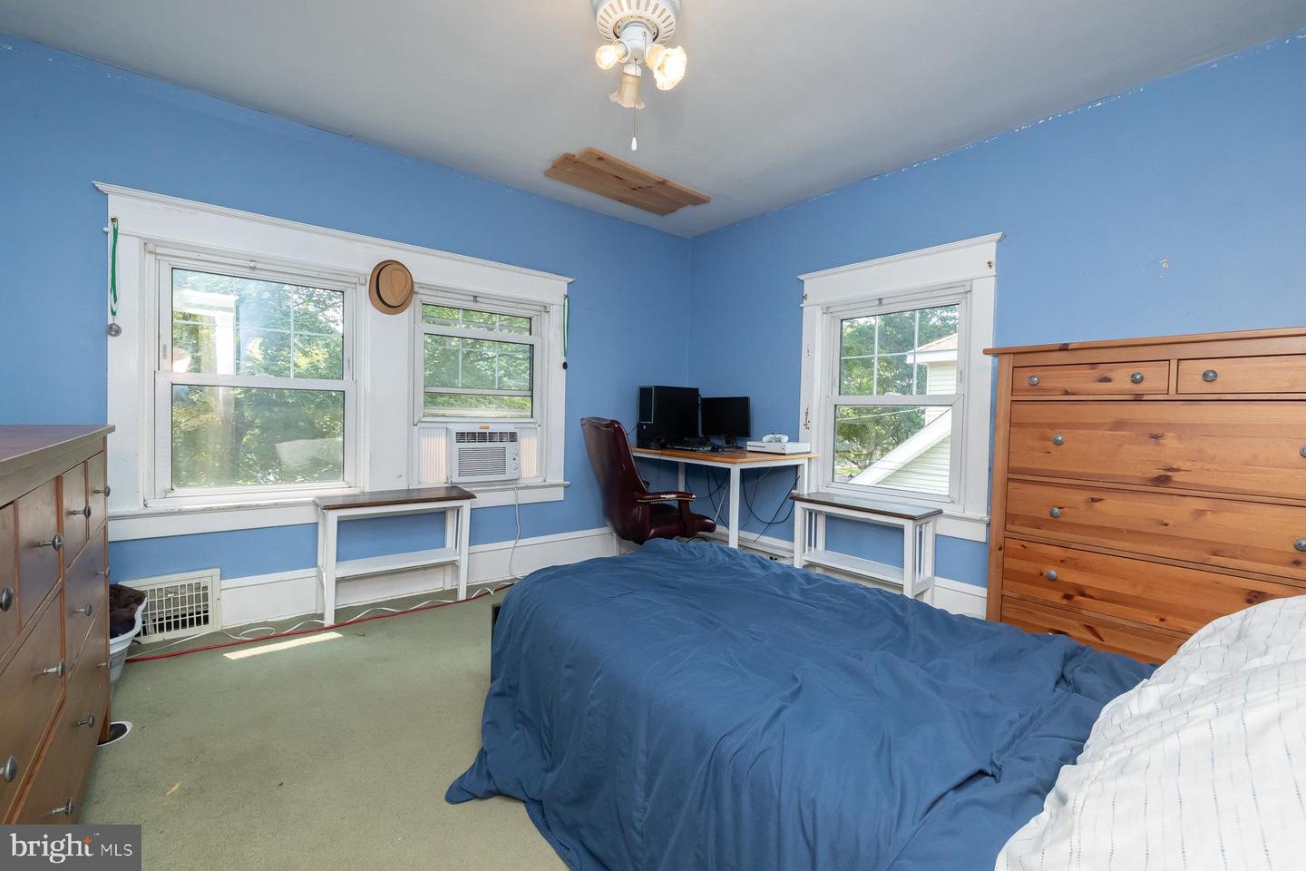 202 Guilford Ave Property Photo 28