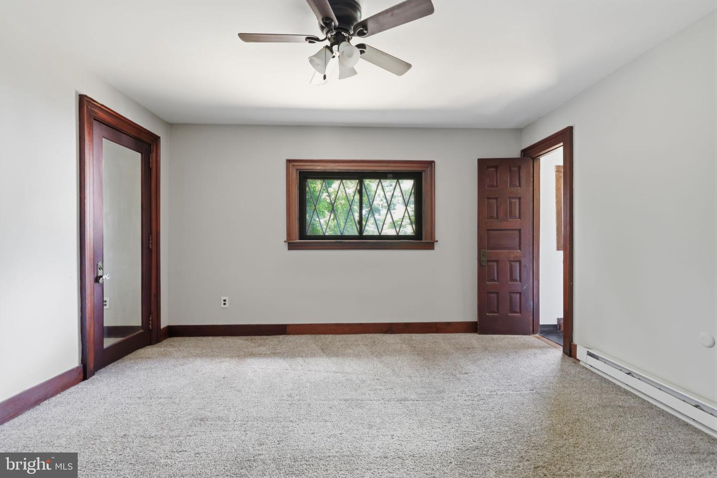 319 Oaklawn Ave Property Photo 24