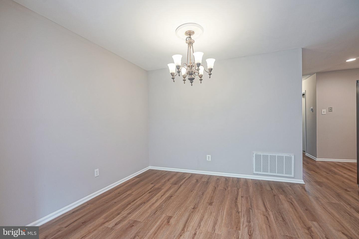 1213 Huntingdon Mews Property Photo 9