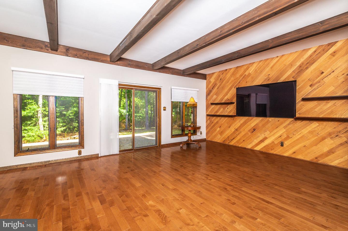 434 Fourth St Property Photo 9