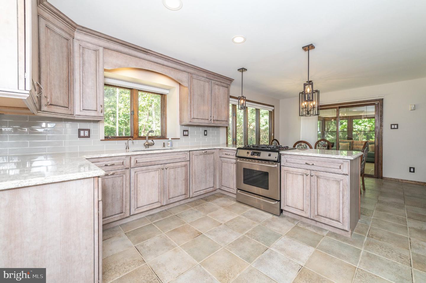 434 Fourth St Property Photo 13