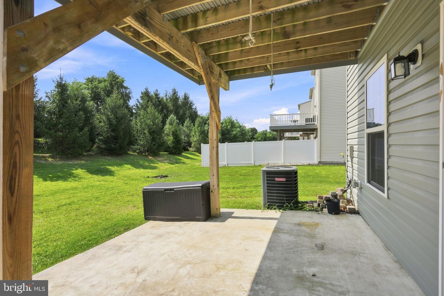 14 Farm Field Ln Property Photo 26