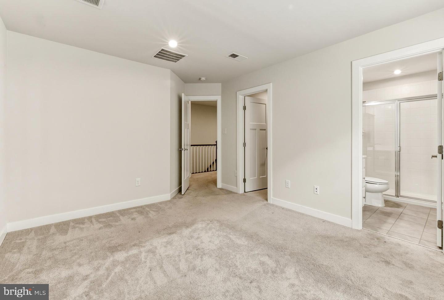 18 Circle Dr Property Photo 6