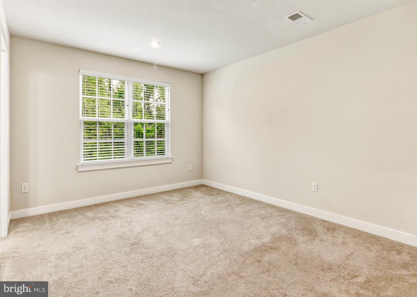 18 Circle Dr Property Photo 7