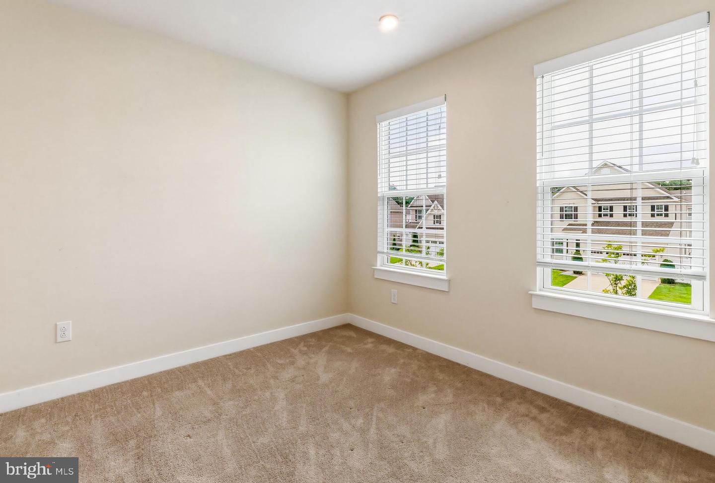 18 Circle Dr Property Photo 8