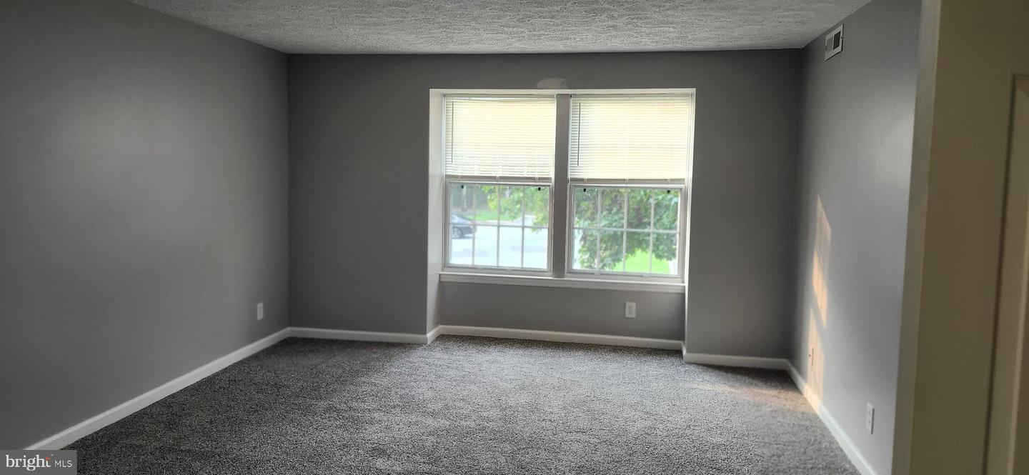 54 Kenwood Dr Property Photo 32