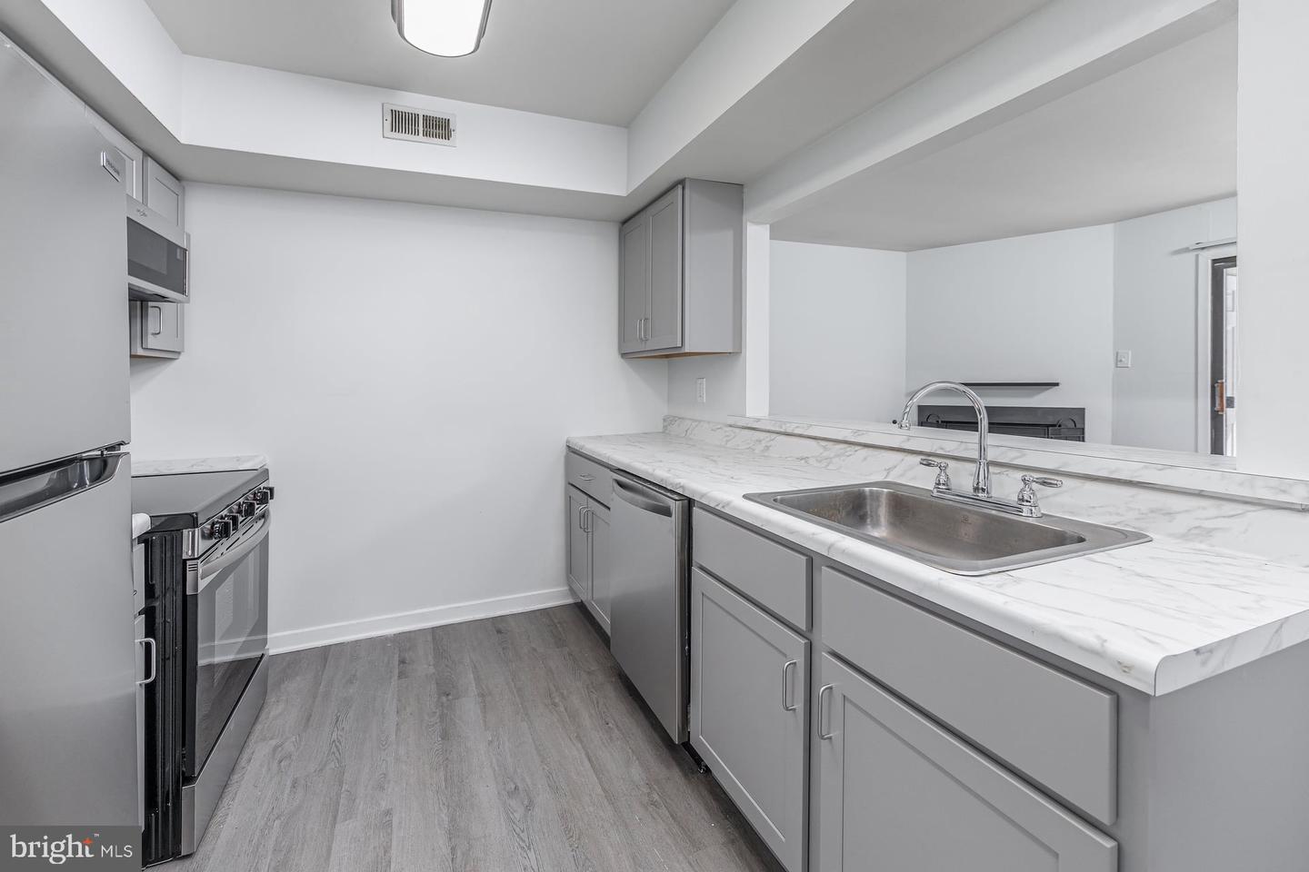 1309 Roberts Way Property Photo 3