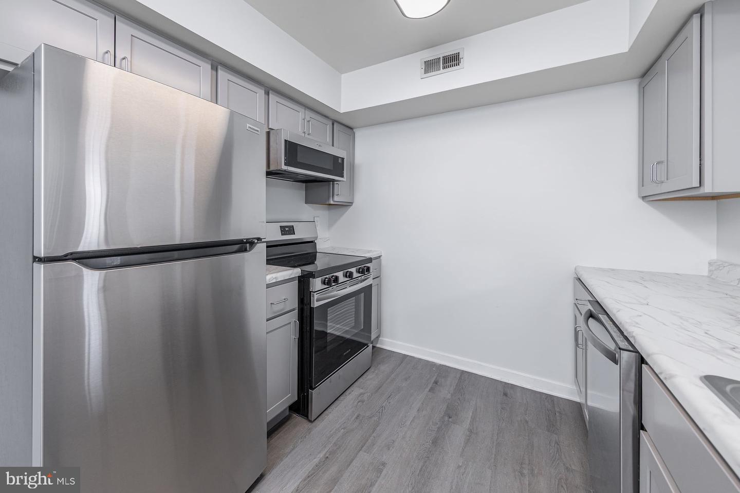 1309 Roberts Way Property Photo 4