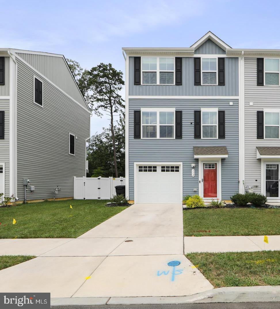 112 Rowand Way E Property Photo 2