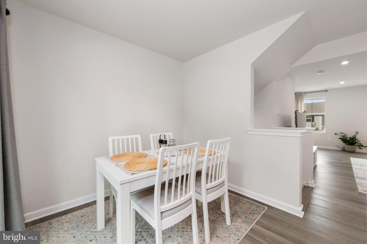 112 Rowand Way E Property Photo 11