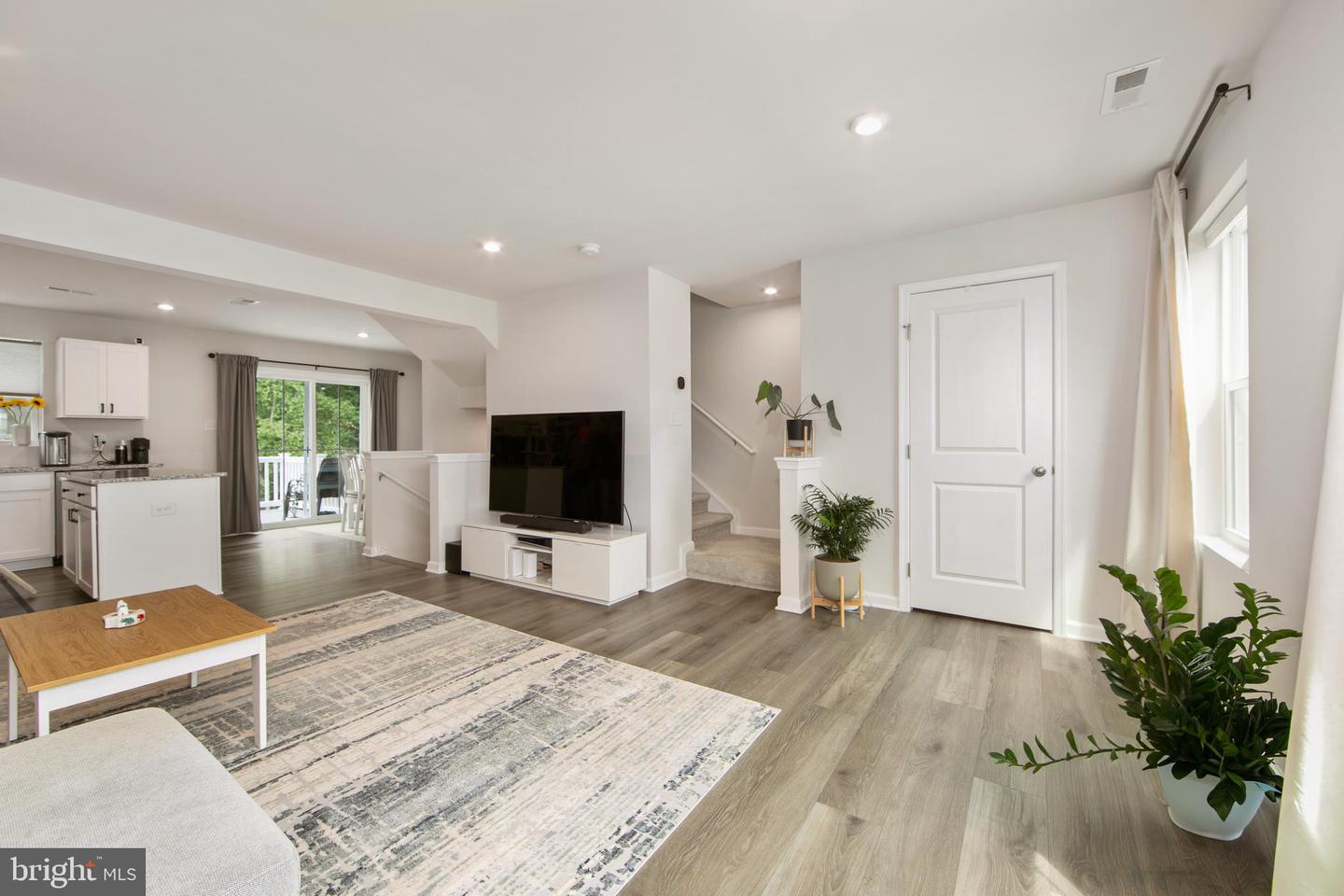 112 Rowand Way E Property Photo 17