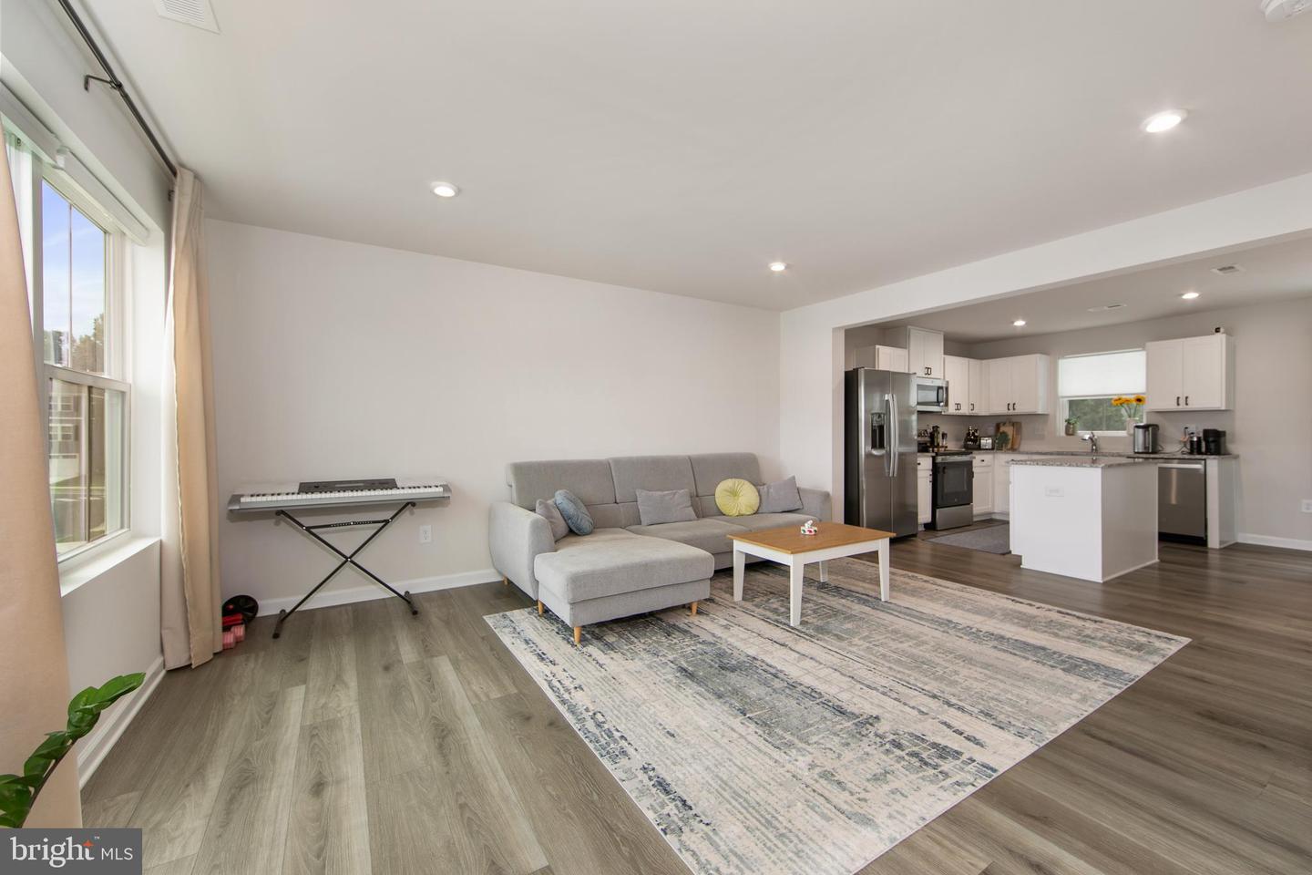 112 Rowand Way E Property Photo 19