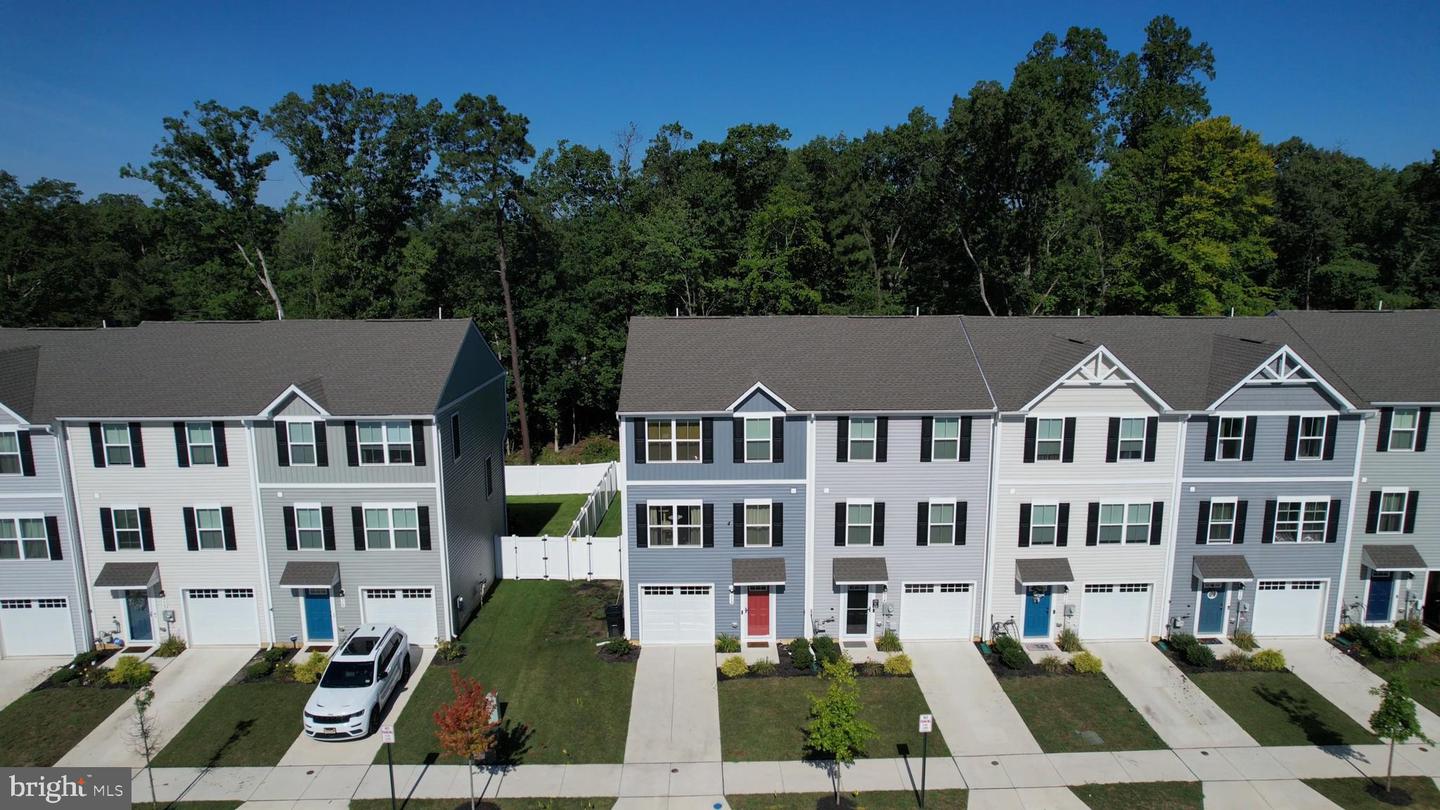 112 Rowand Way E Property Photo 43