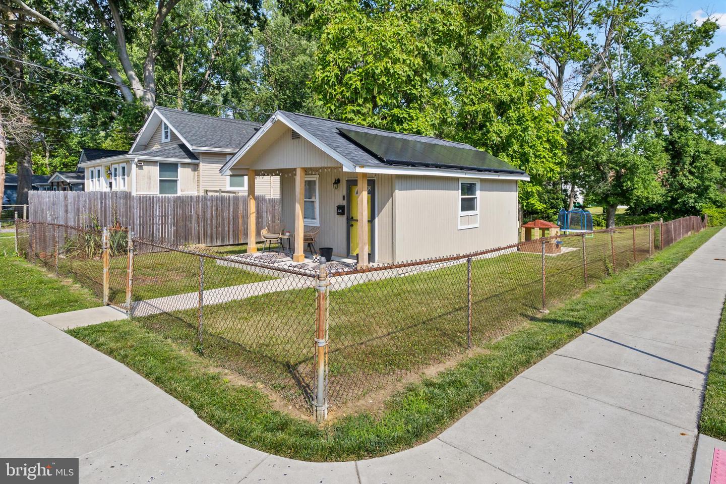 325 W Evergreen Ave Property Photo 5