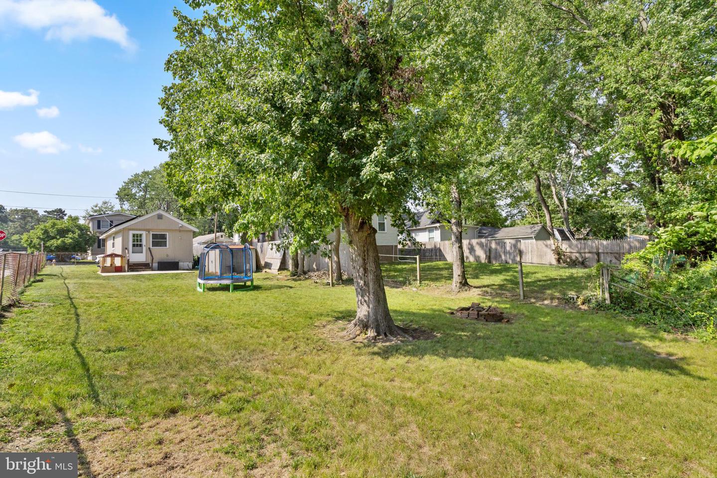 325 W Evergreen Ave Property Photo 18