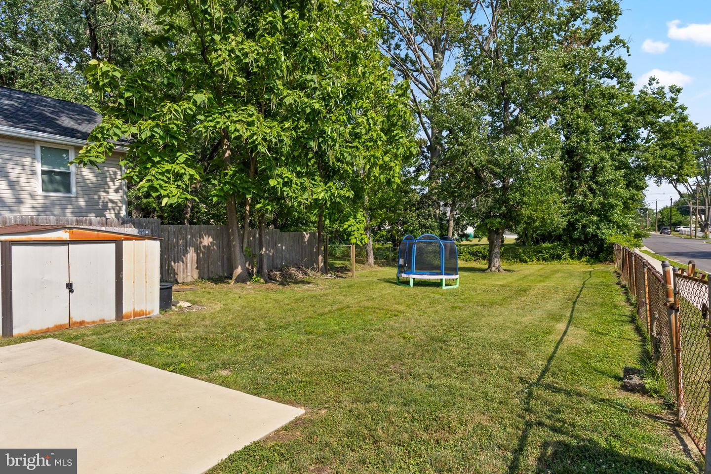 325 W Evergreen Ave Property Photo 21