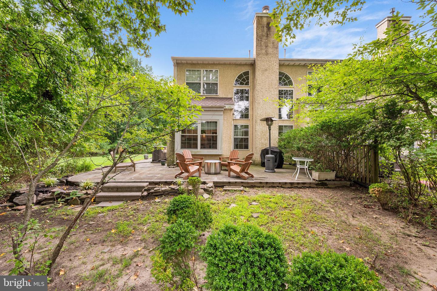39 Versailles Blvd Property Photo 34
