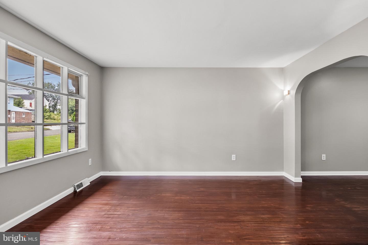 7591 Remington Ave Property Photo 6