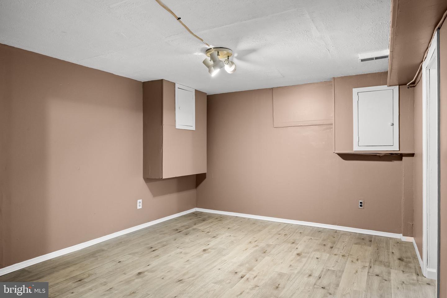 7591 Remington Ave Property Photo 26