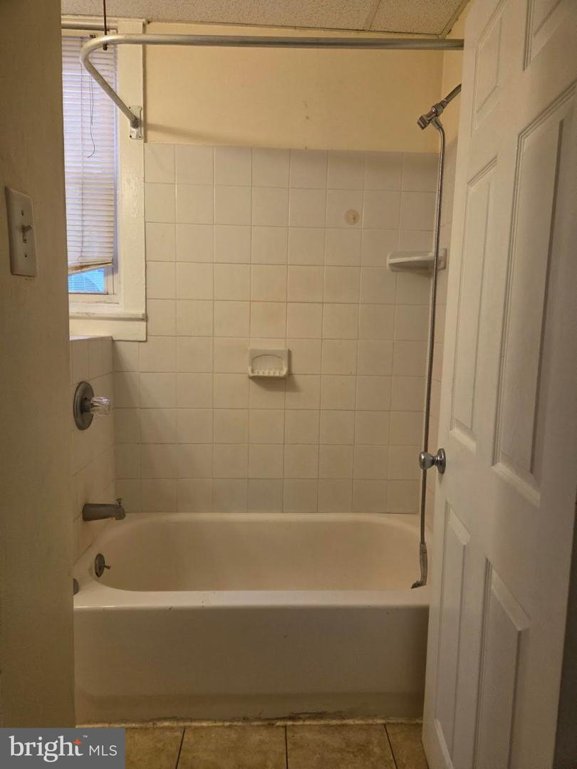4104-2nd Floor W Maple Ave Property Photo 7