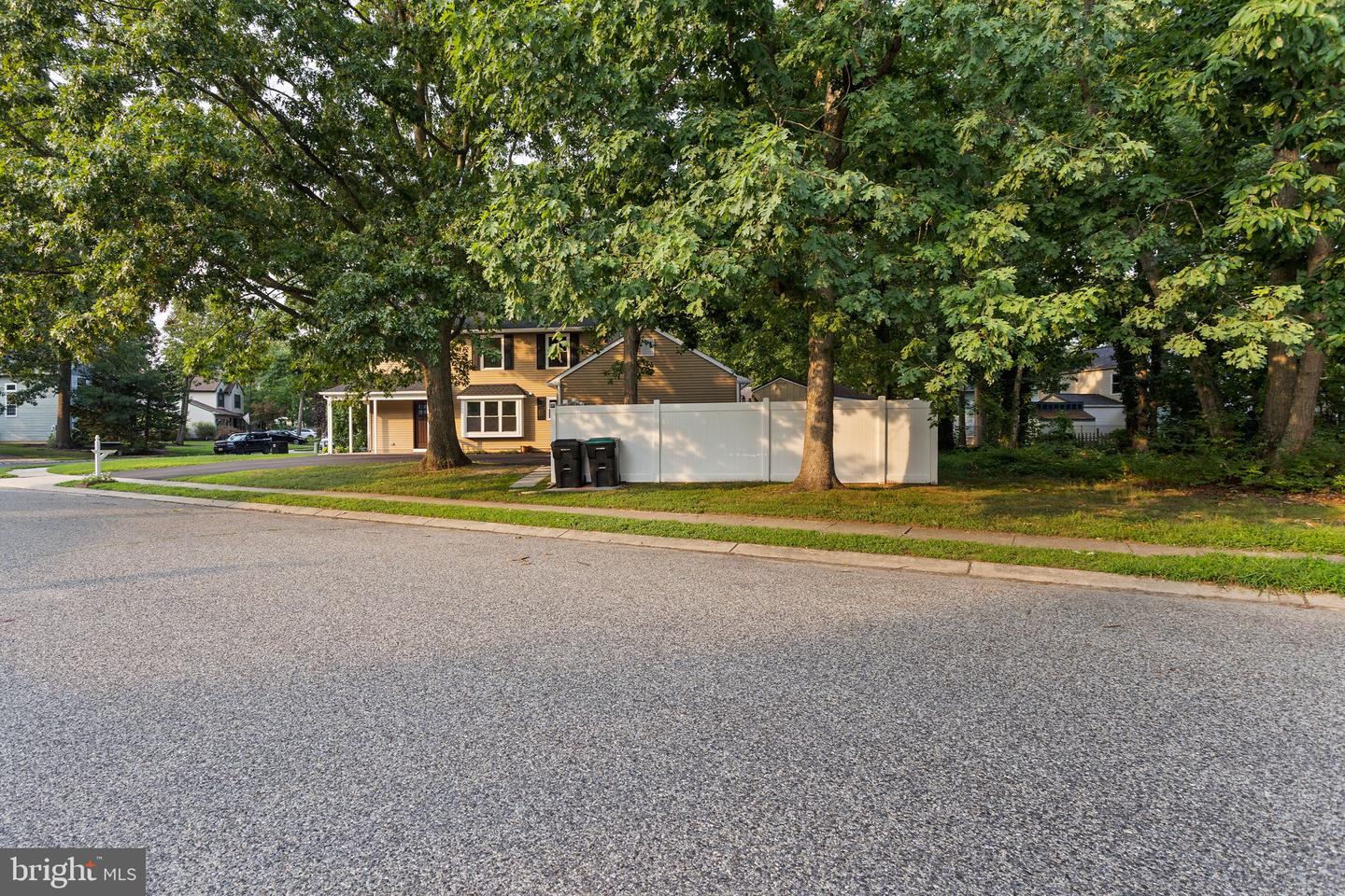 64 Windingbrook Dr Property Photo 5