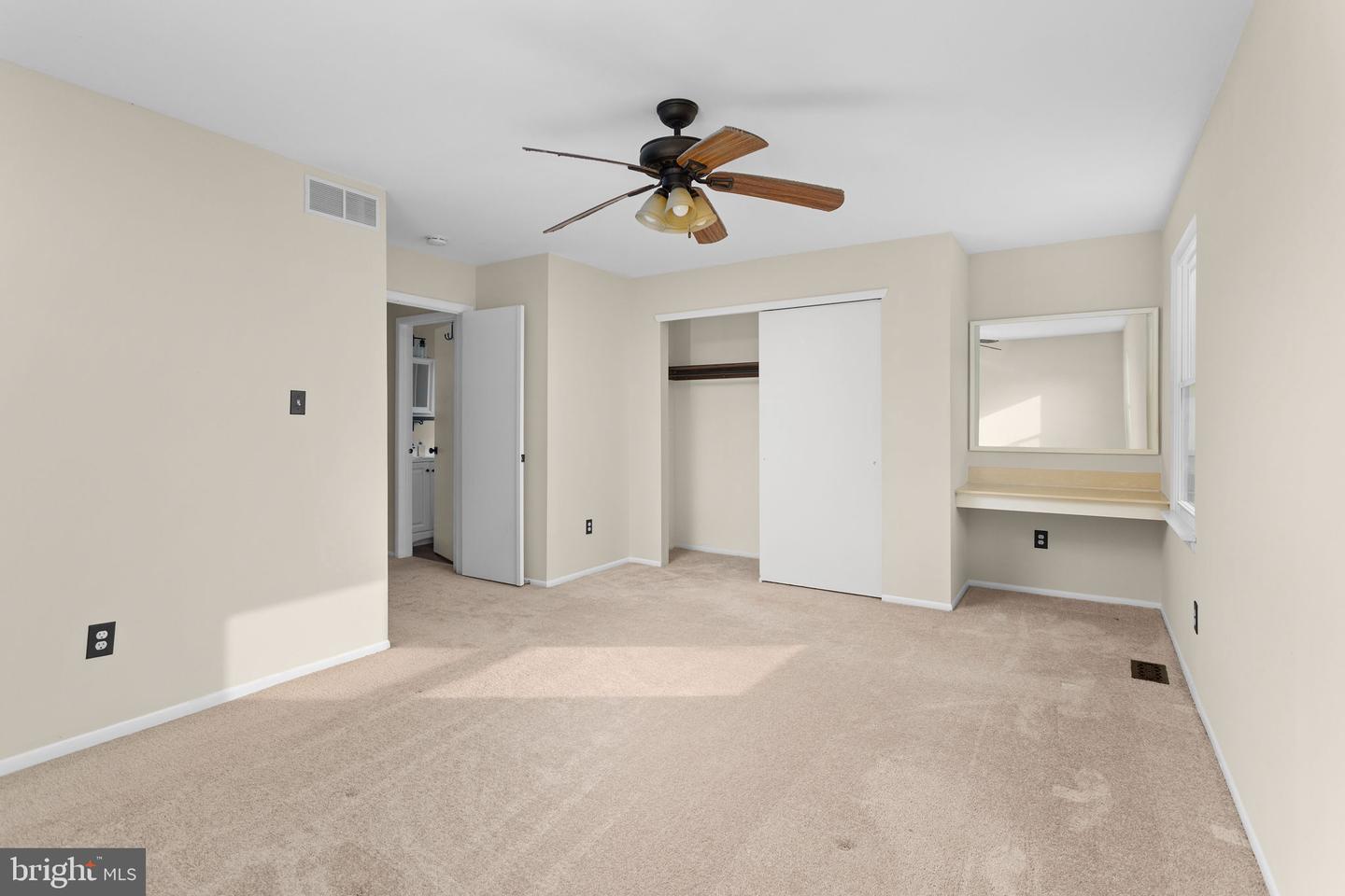 64 Windingbrook Dr Property Photo 18