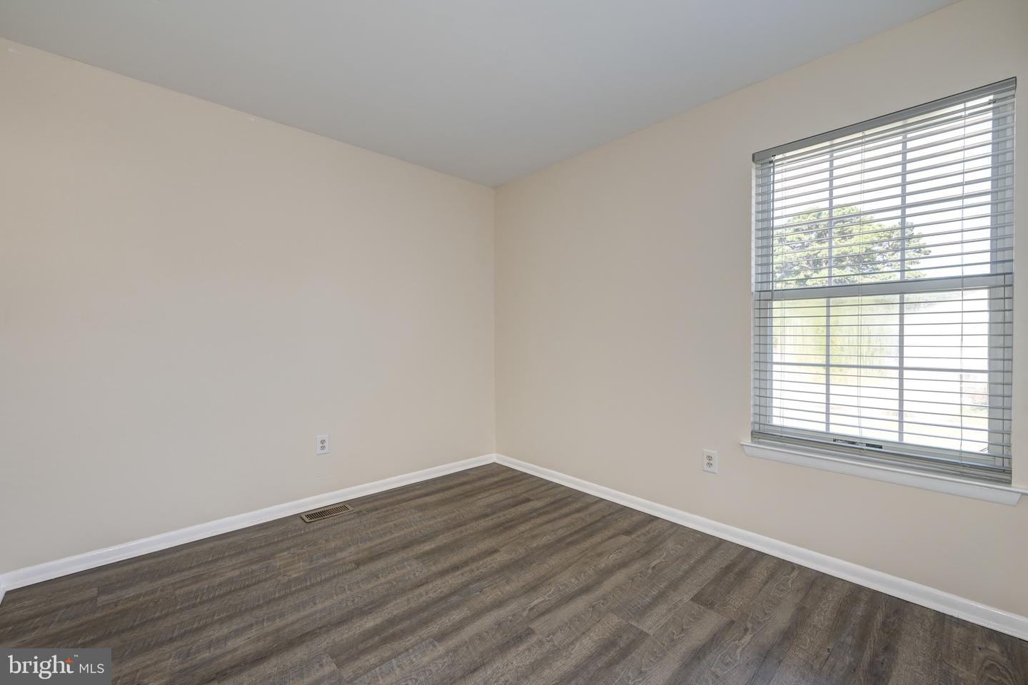 46 Grant Ln Property Photo 21