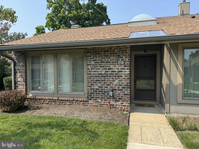 213 UXBRIDGE Property Photo 1