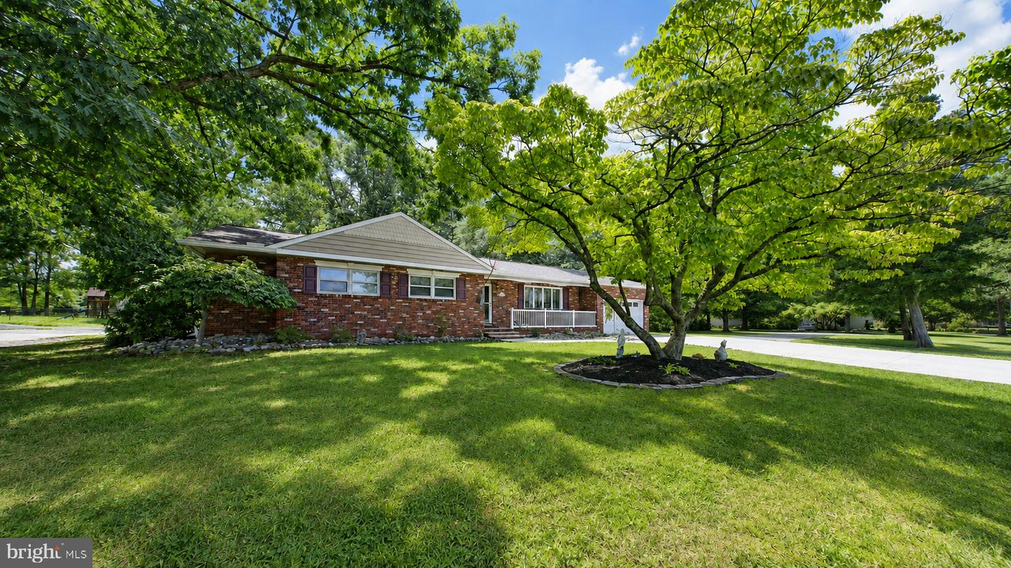 23 SUMMIT AVE