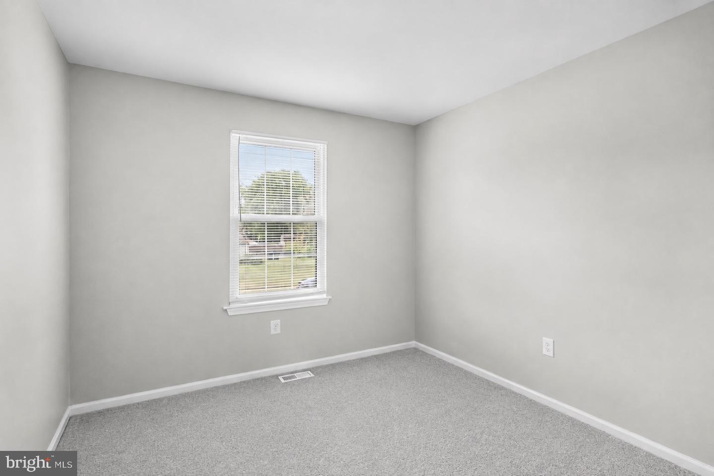 13 Hopewell Ln Property Photo 15