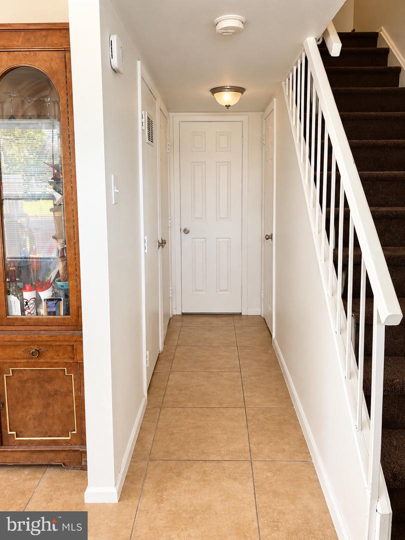1 Maureen Ct Property Photo 7