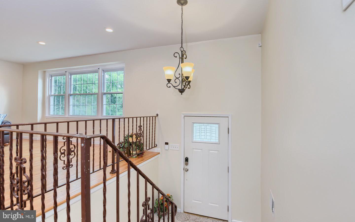 1939 Birchwood Park Dr N Property Photo 3
