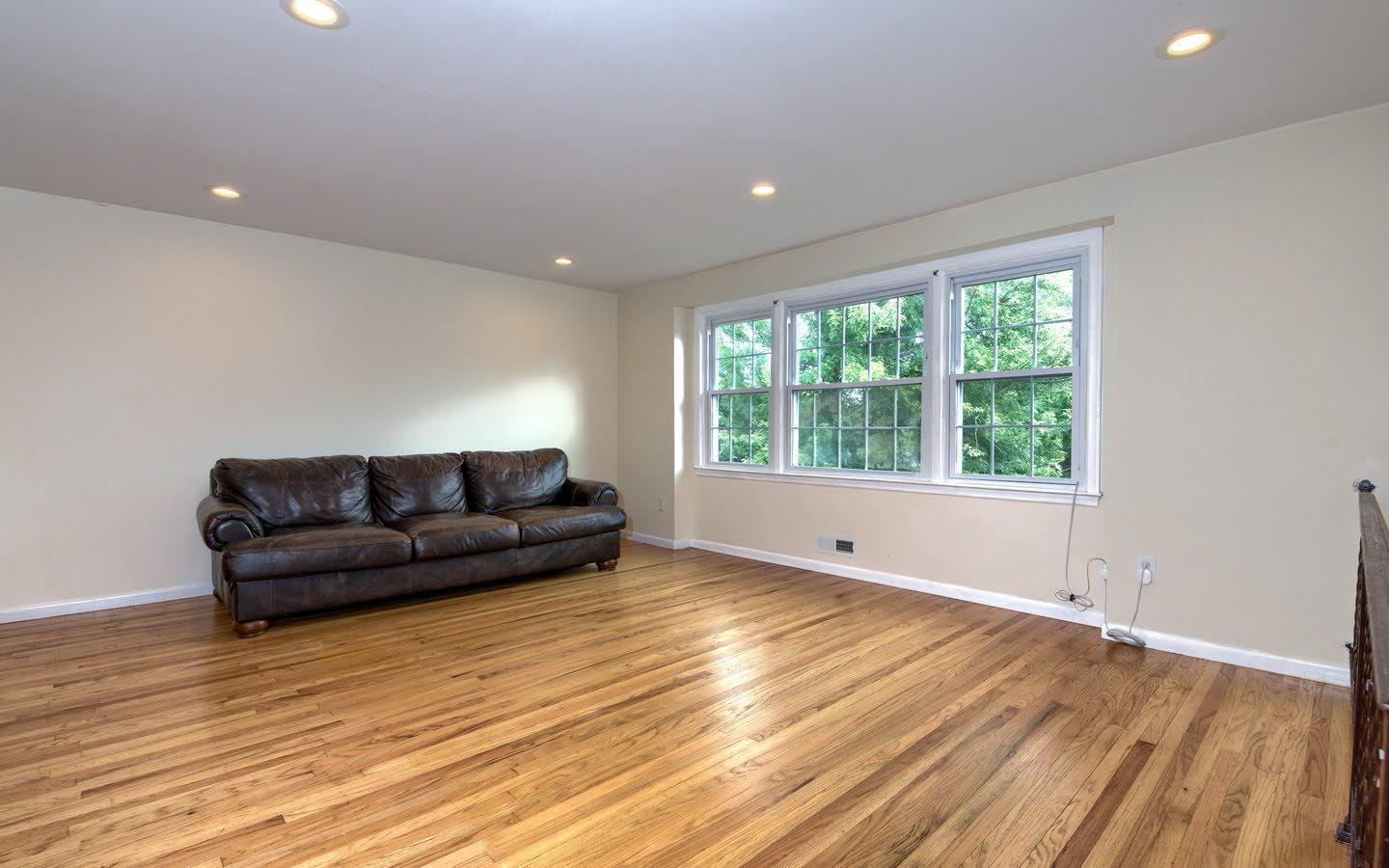 1939 Birchwood Park Dr N Property Photo 6