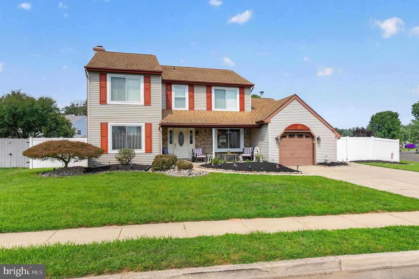 17 SYCAMORE DR