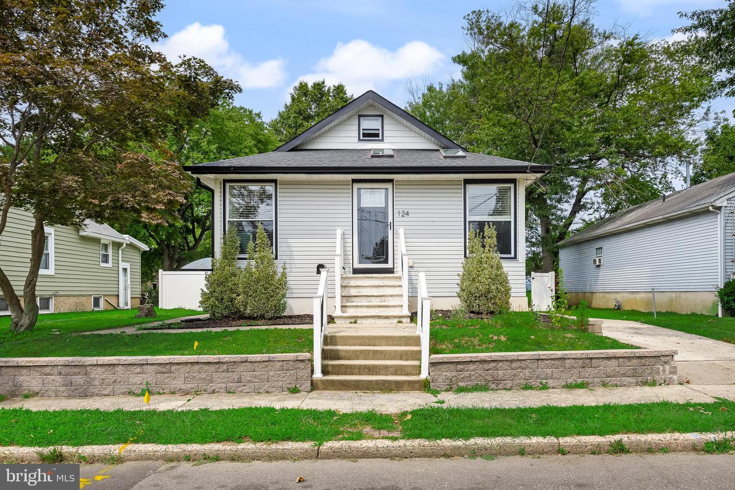 124 Washington Property Photo 2