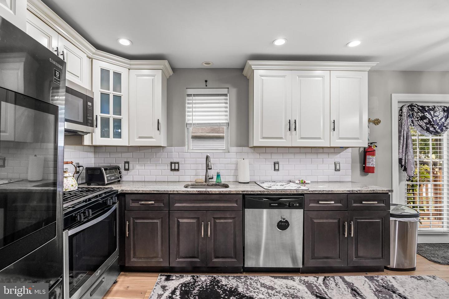 124 Washington Property Photo 10