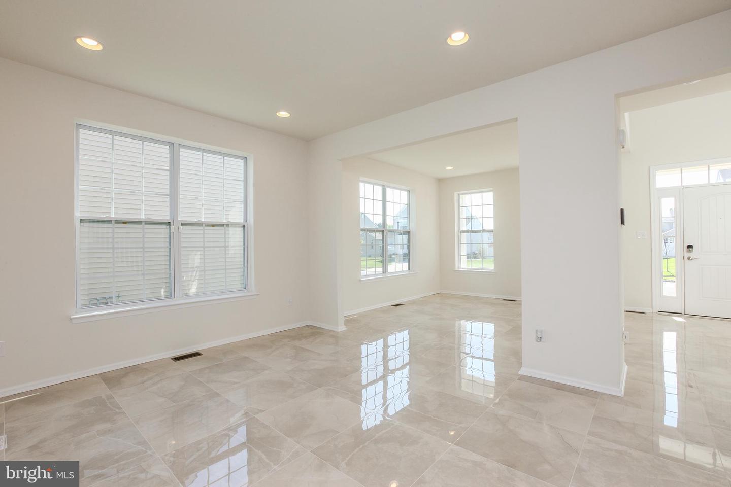 41 Champlain St Property Photo 2