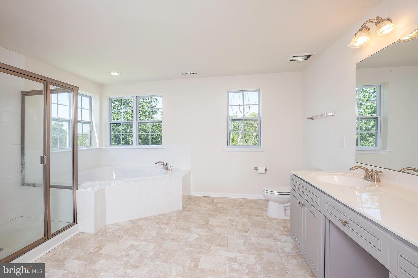 41 Champlain St Property Photo 11