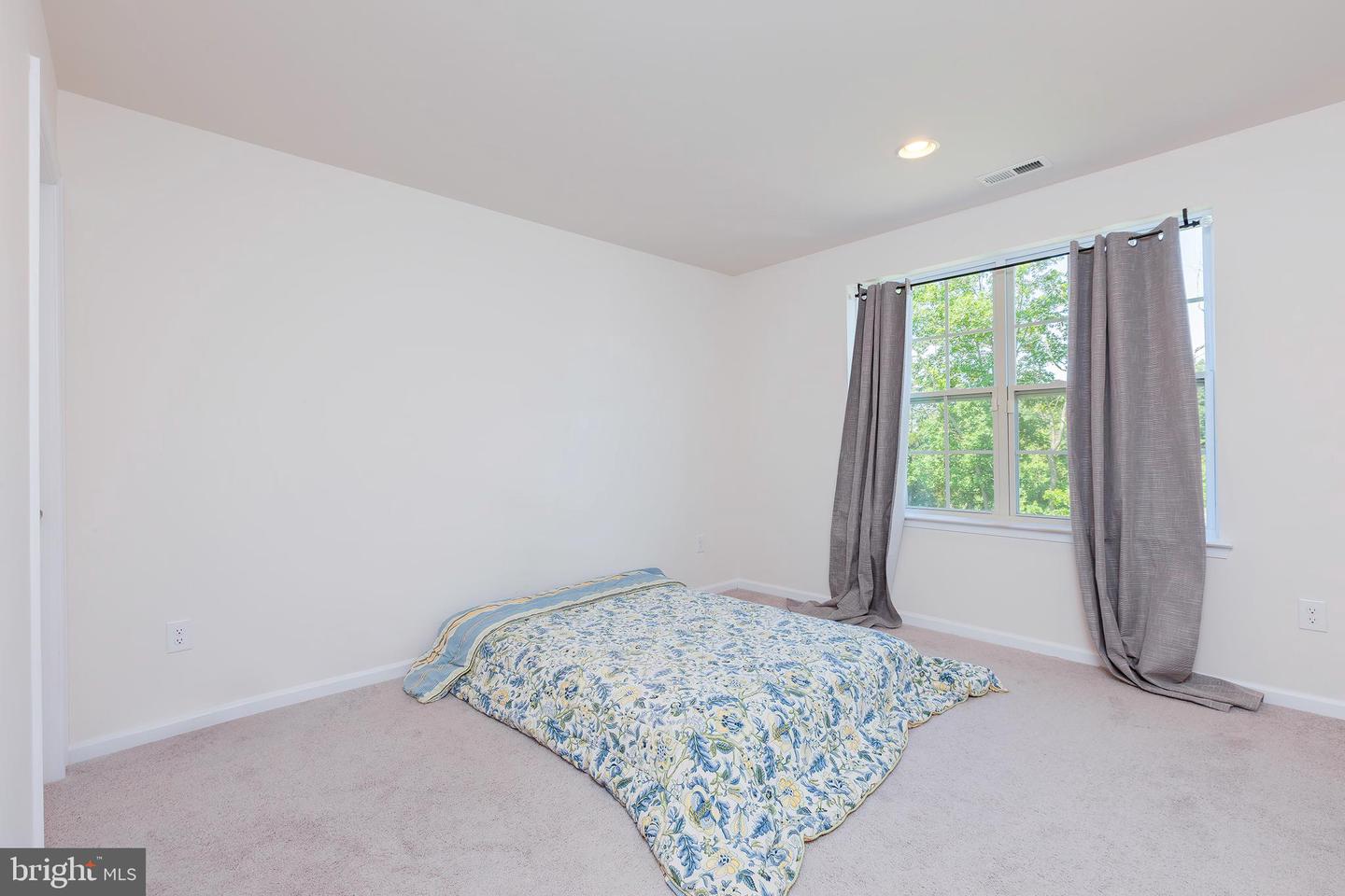 41 Champlain St Property Photo 12