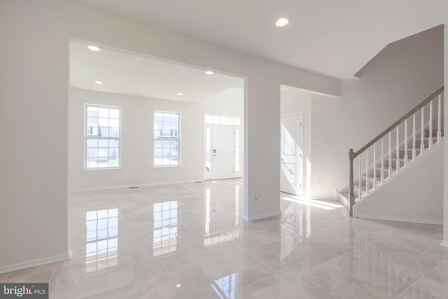 41 Champlain St Property Photo 16
