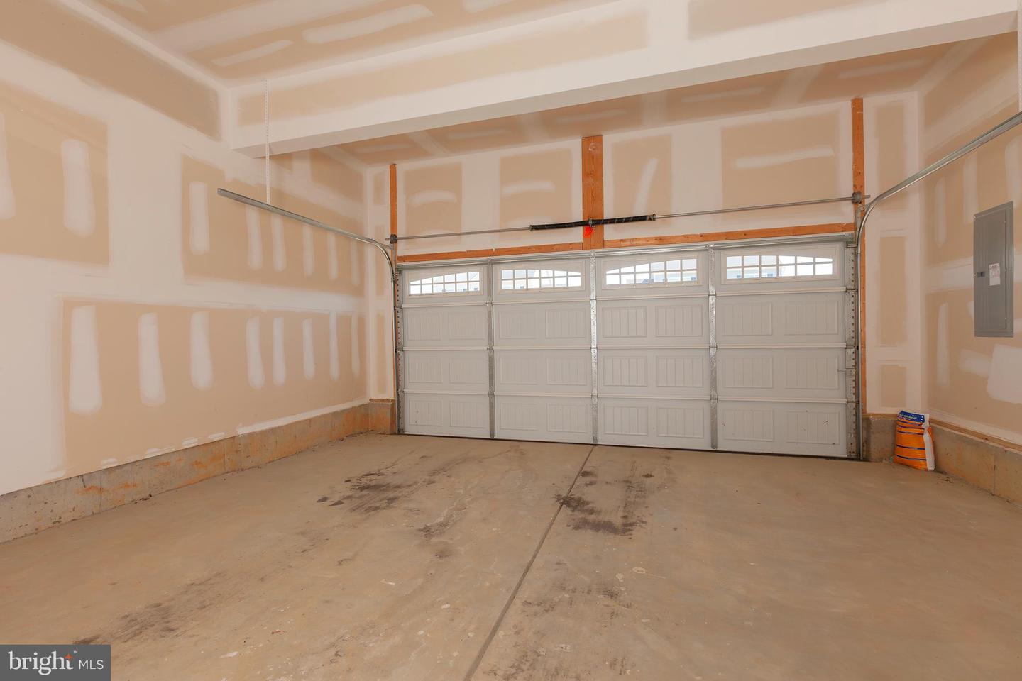 41 Champlain St Property Photo 19