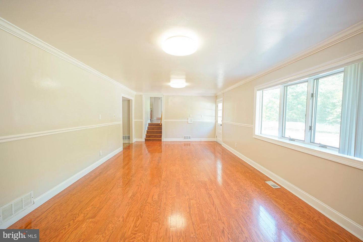 701 Crestbrook Ave Property Photo 10