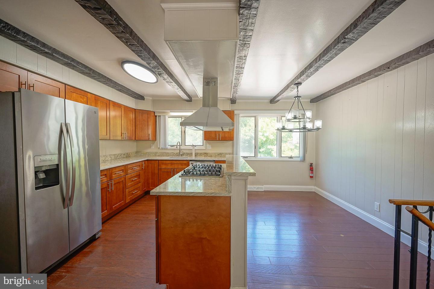 701 Crestbrook Ave Property Photo 12