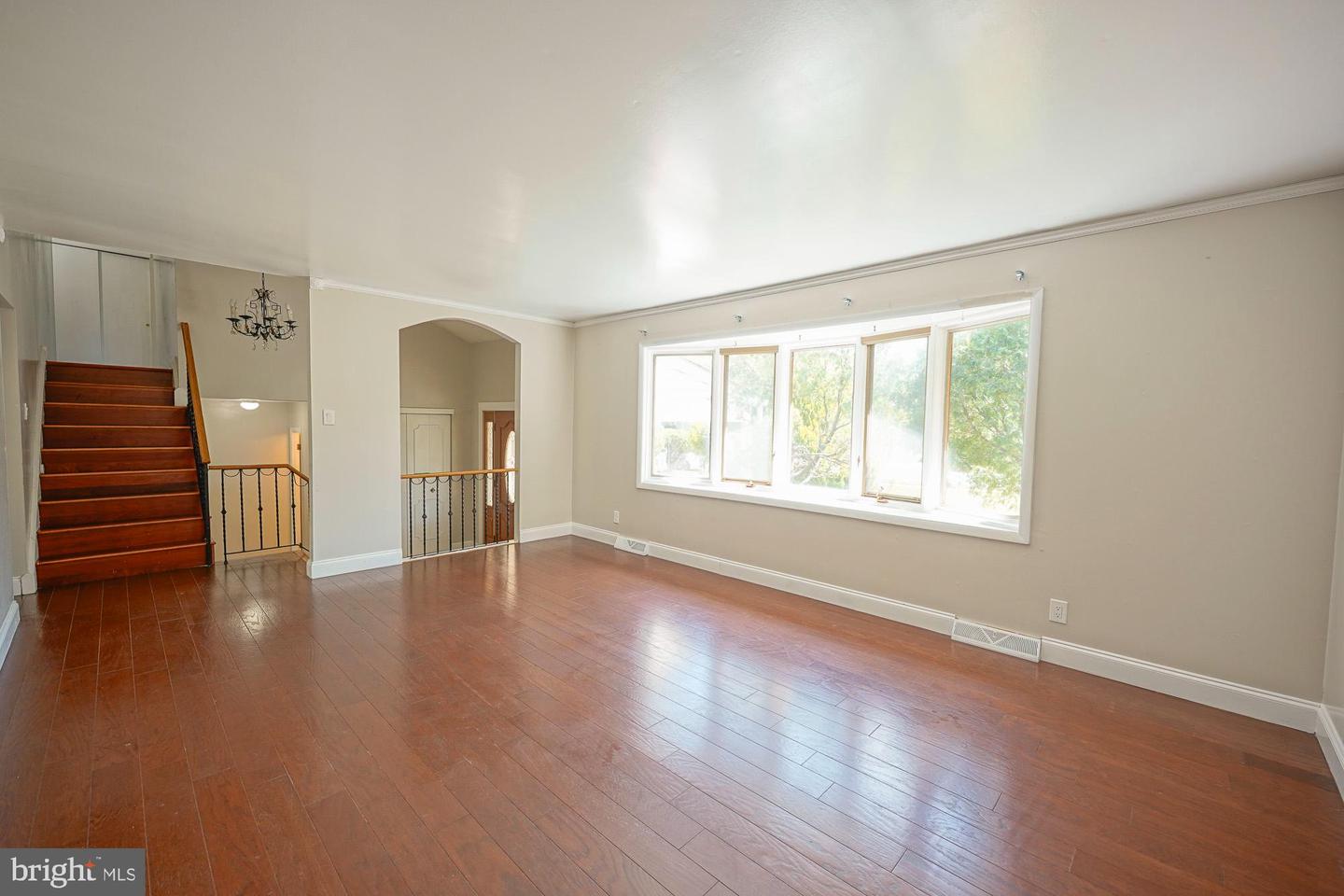 701 Crestbrook Ave Property Photo 17