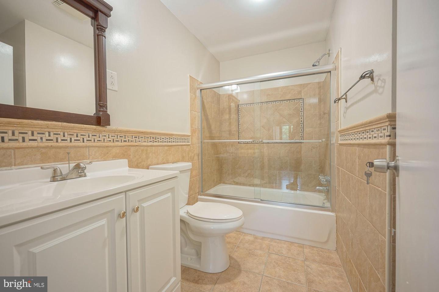 701 Crestbrook Ave Property Photo 22