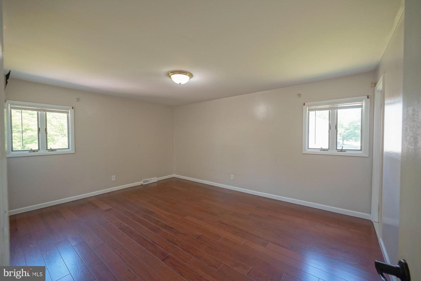 701 Crestbrook Ave Property Photo 27