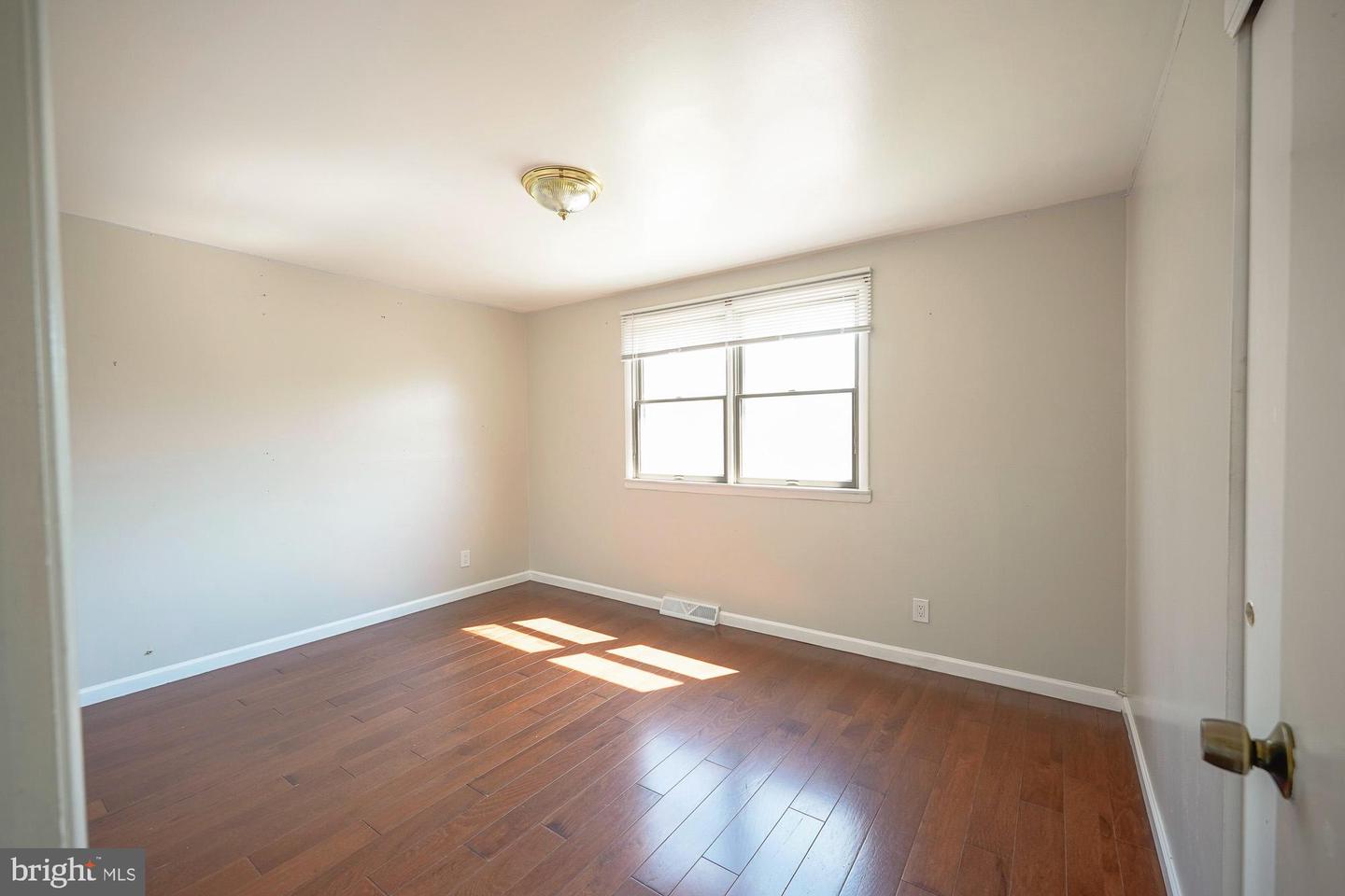 701 Crestbrook Ave Property Photo 33