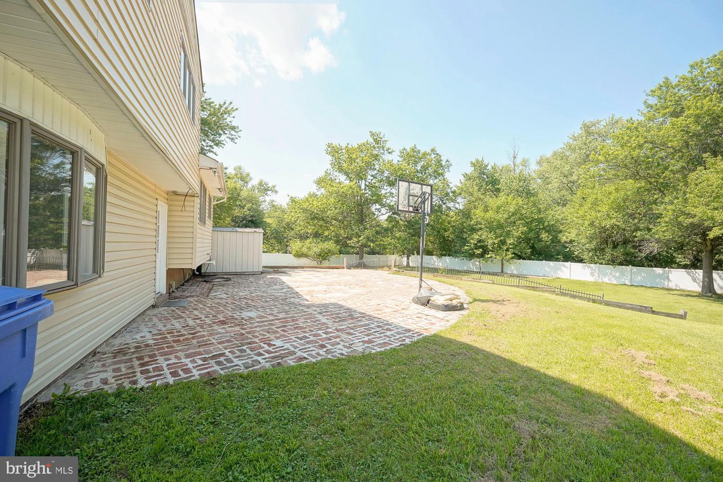701 Crestbrook Ave Property Photo 40