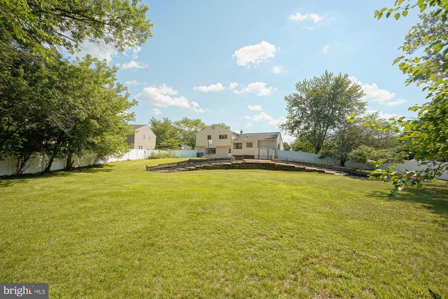 701 Crestbrook Ave Property Photo 42